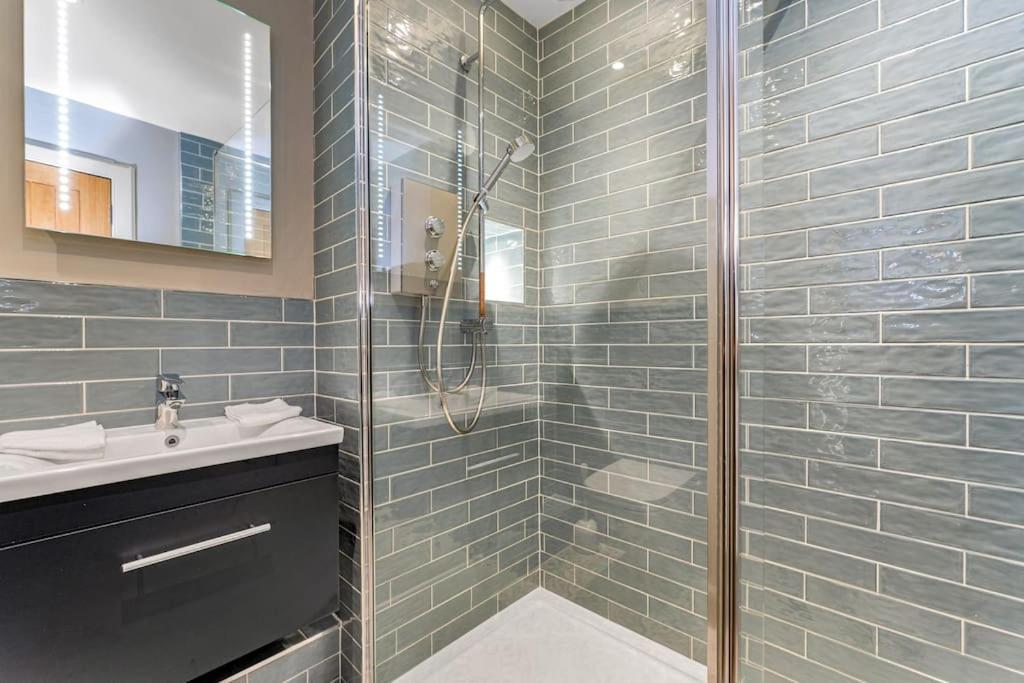 Boutique Modern Royal Mile Apartment Sleeps 4 Edinburgh Exteriér fotografie