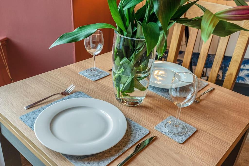 Boutique Modern Royal Mile Apartment Sleeps 4 Edinburgh Exteriér fotografie