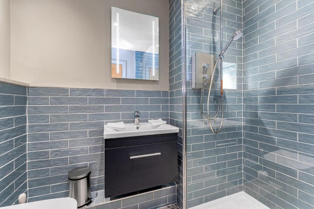Boutique Modern Royal Mile Apartment Sleeps 4 Edinburgh Exteriér fotografie