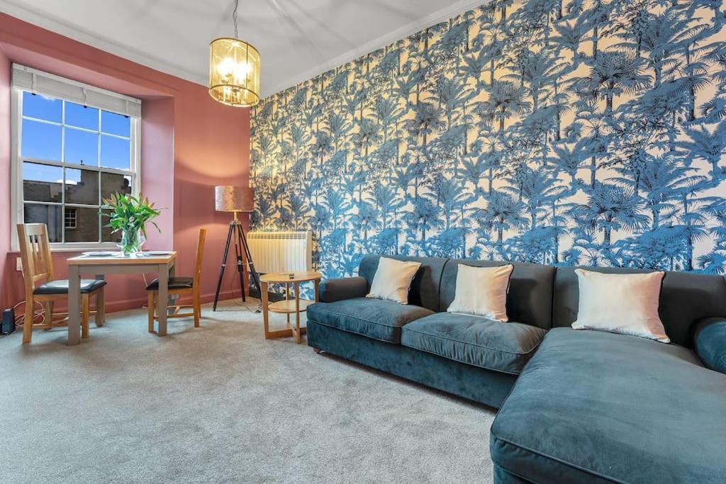 Boutique Modern Royal Mile Apartment Sleeps 4 Edinburgh Exteriér fotografie